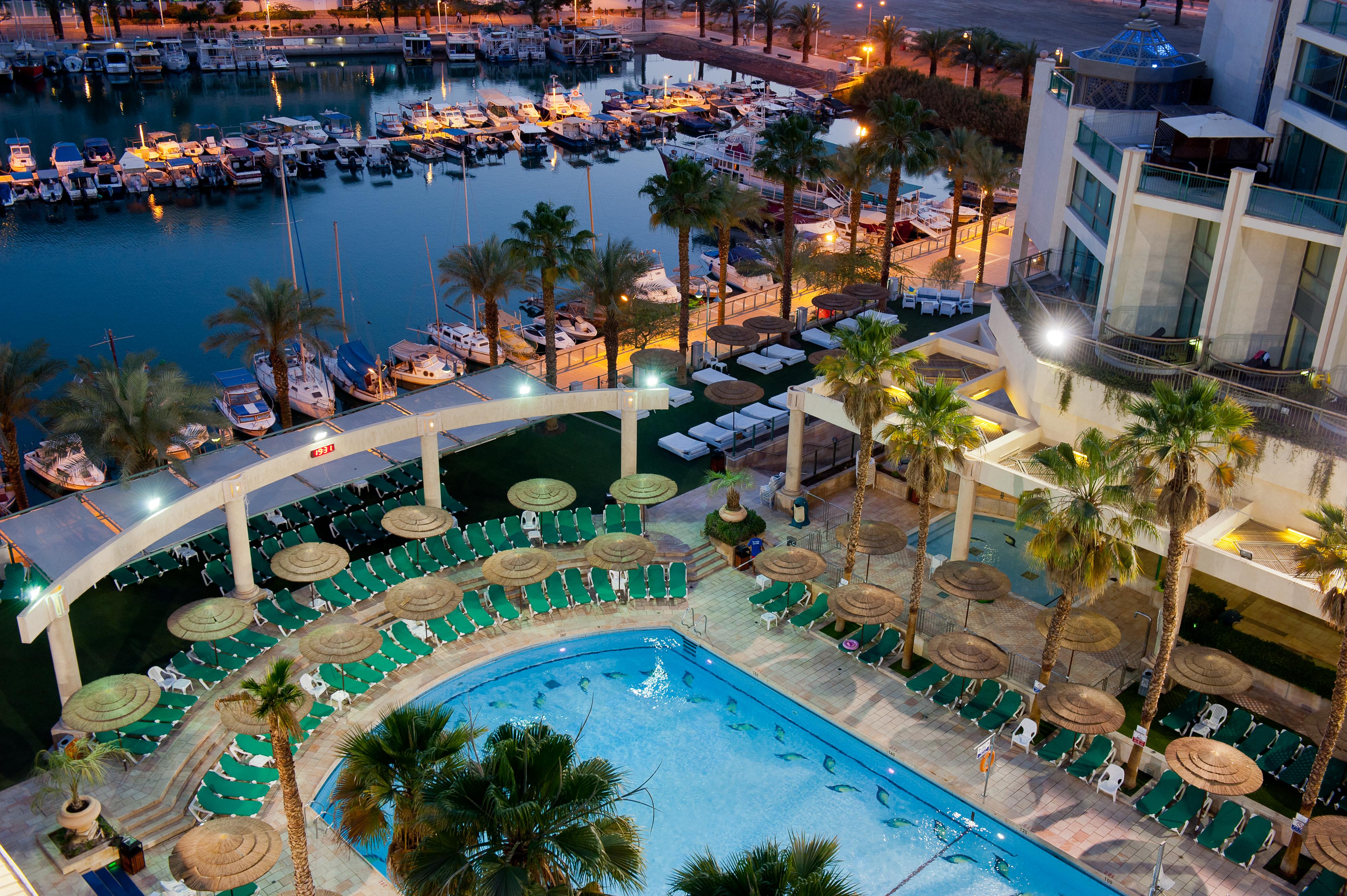 U Magic Palace Eilat Exterior foto The pool at the Royal Beach Palace